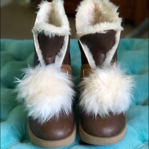 UGG Boots - Women’s Isley Waterproof Boot